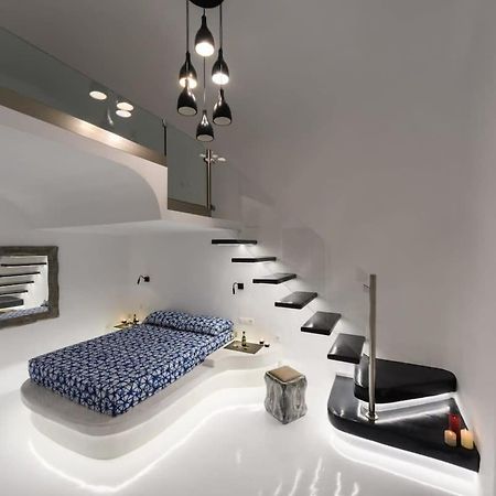 شقة Santorini Traditional Apt With Private Hot Tub ثيرا المظهر الخارجي الصورة