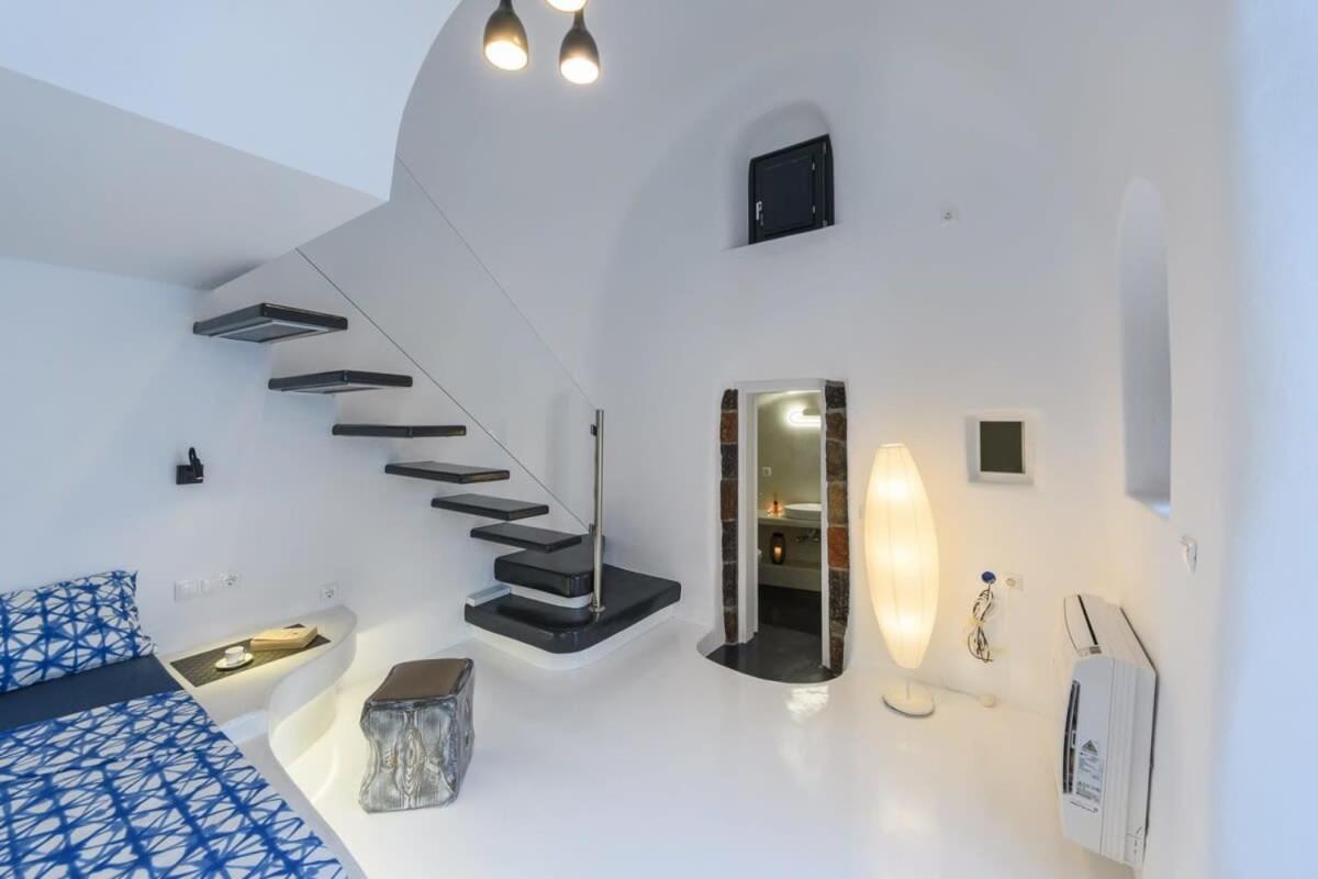 شقة Santorini Traditional Apt With Private Hot Tub ثيرا المظهر الخارجي الصورة