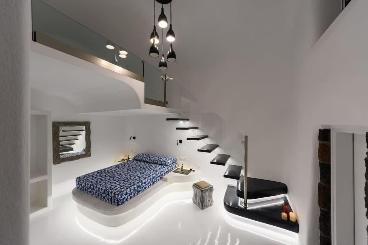 شقة Santorini Traditional Apt With Private Hot Tub ثيرا المظهر الخارجي الصورة
