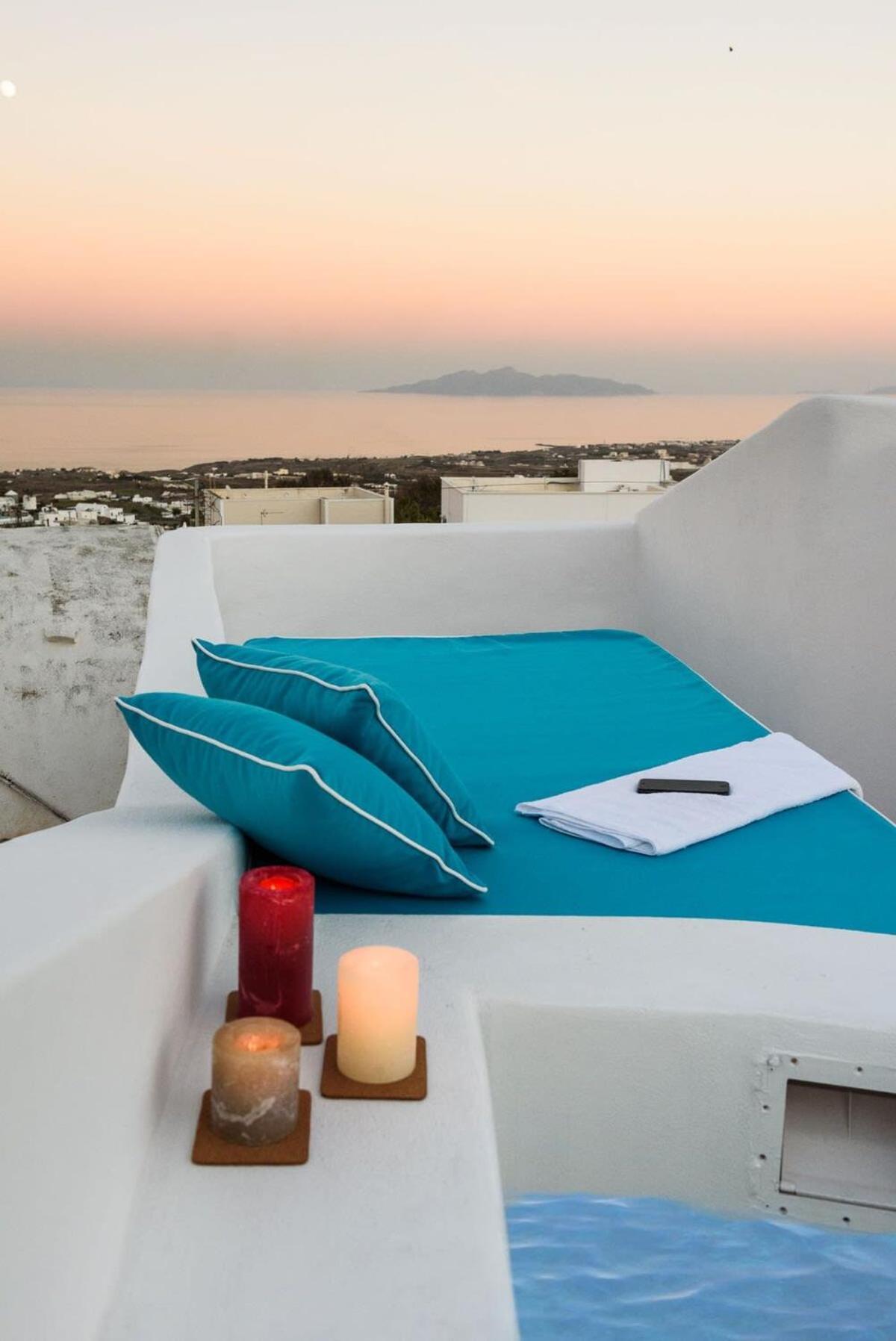 شقة Santorini Traditional Apt With Private Hot Tub ثيرا المظهر الخارجي الصورة
