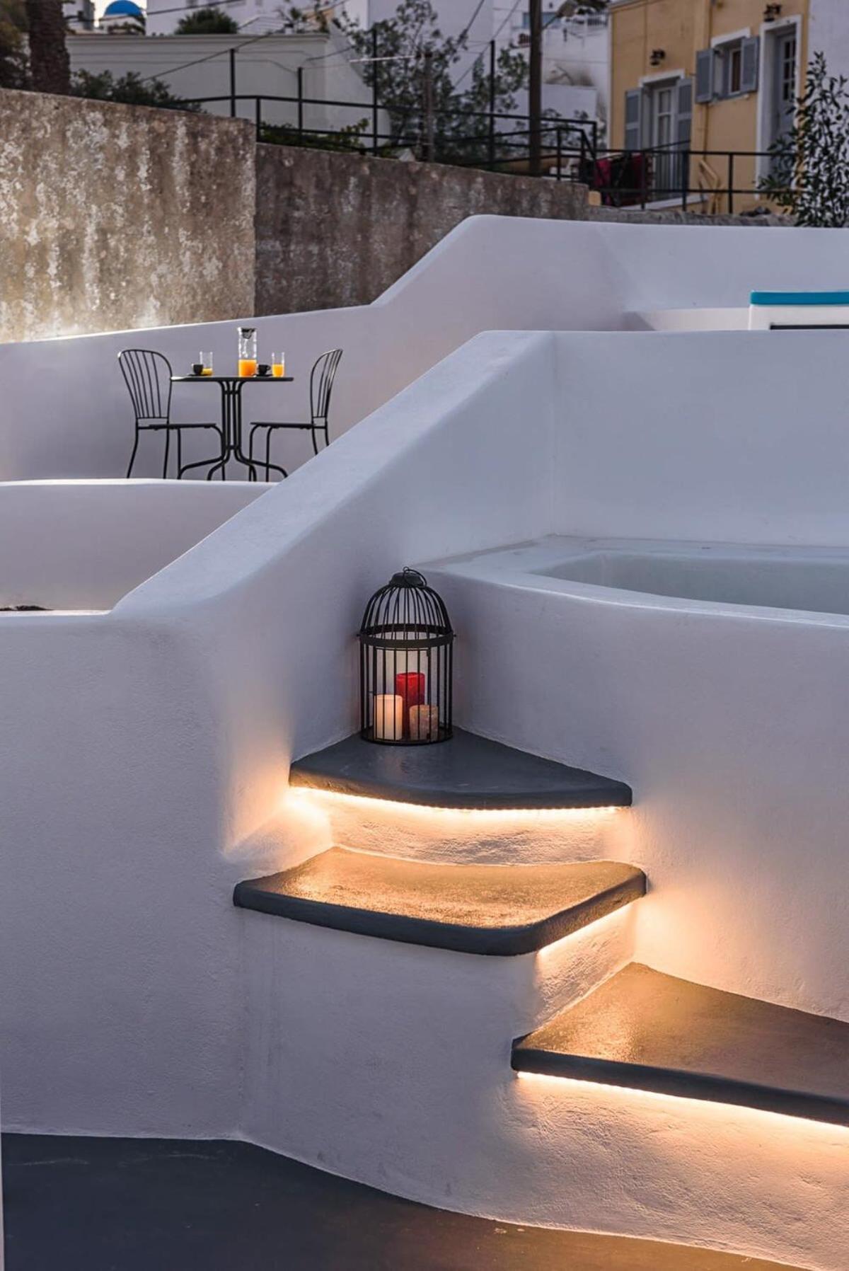 شقة Santorini Traditional Apt With Private Hot Tub ثيرا المظهر الخارجي الصورة